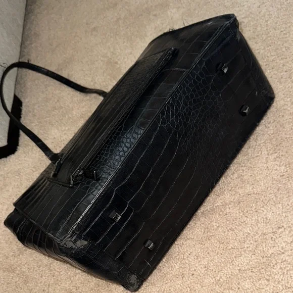 Black Crocodile-Embossed Women’s Bag - Picture 3 of 5